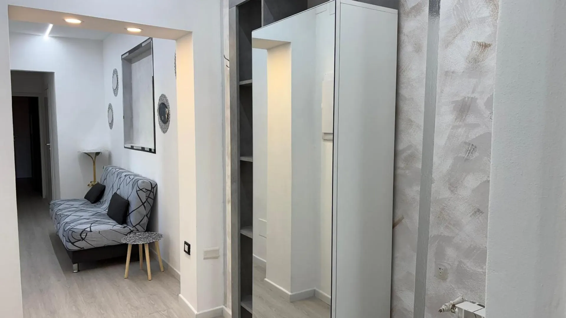Modern Apartment Soggiorno Giovanni Dalle Bande Nere Florence Italy