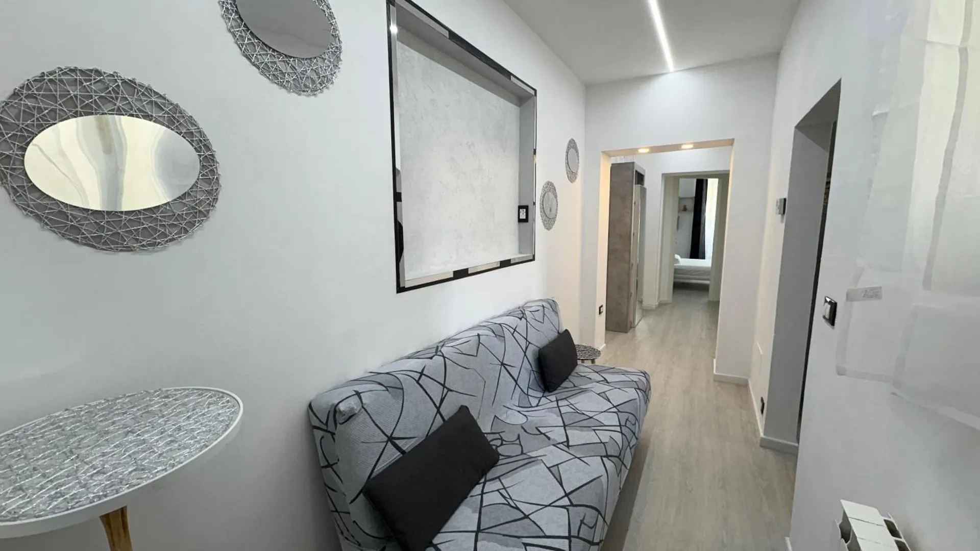 Modern Apartment Soggiorno Giovanni Dalle Bande Nere Florence Italy